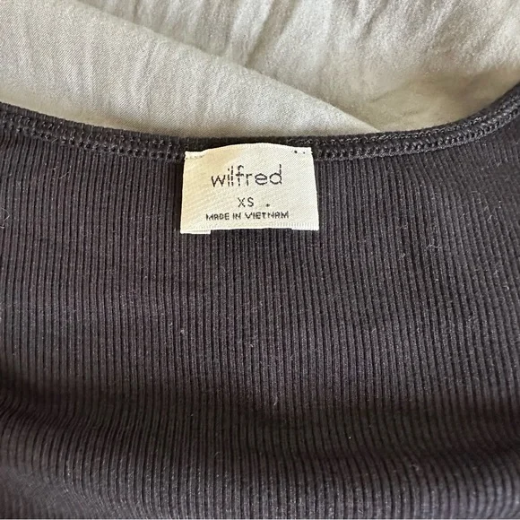 BUNDLE - Aritzia Wilfried tie front top - Picture 2 of 8
